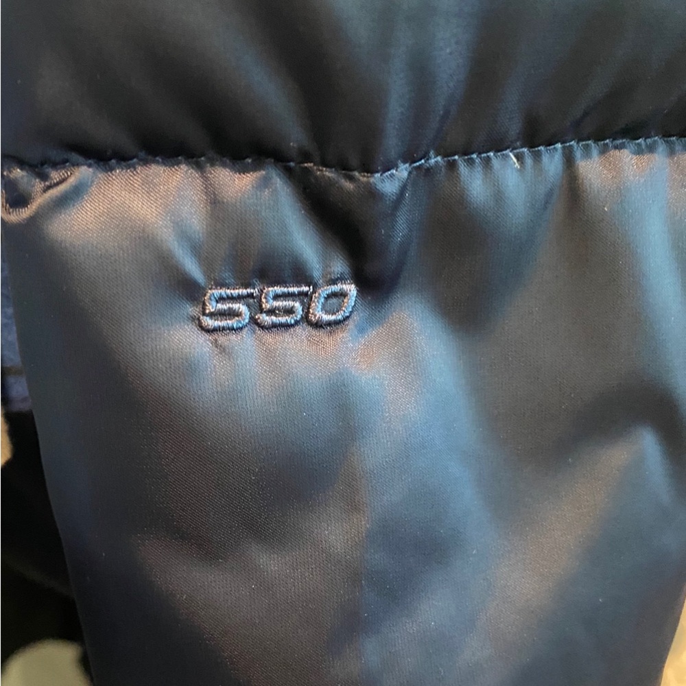 The North Face Women's Puffer Jacket w/hood - Deep Blue (Beautiful Design). - Picture 12 of 12